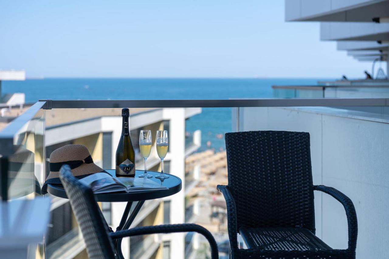 Crystal Beach - Infinity Pool & Spa Resort Năvodari 외부 사진
