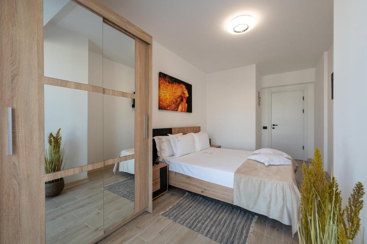 Crystal Beach - Infinity Pool & Spa Resort Năvodari 외부 사진