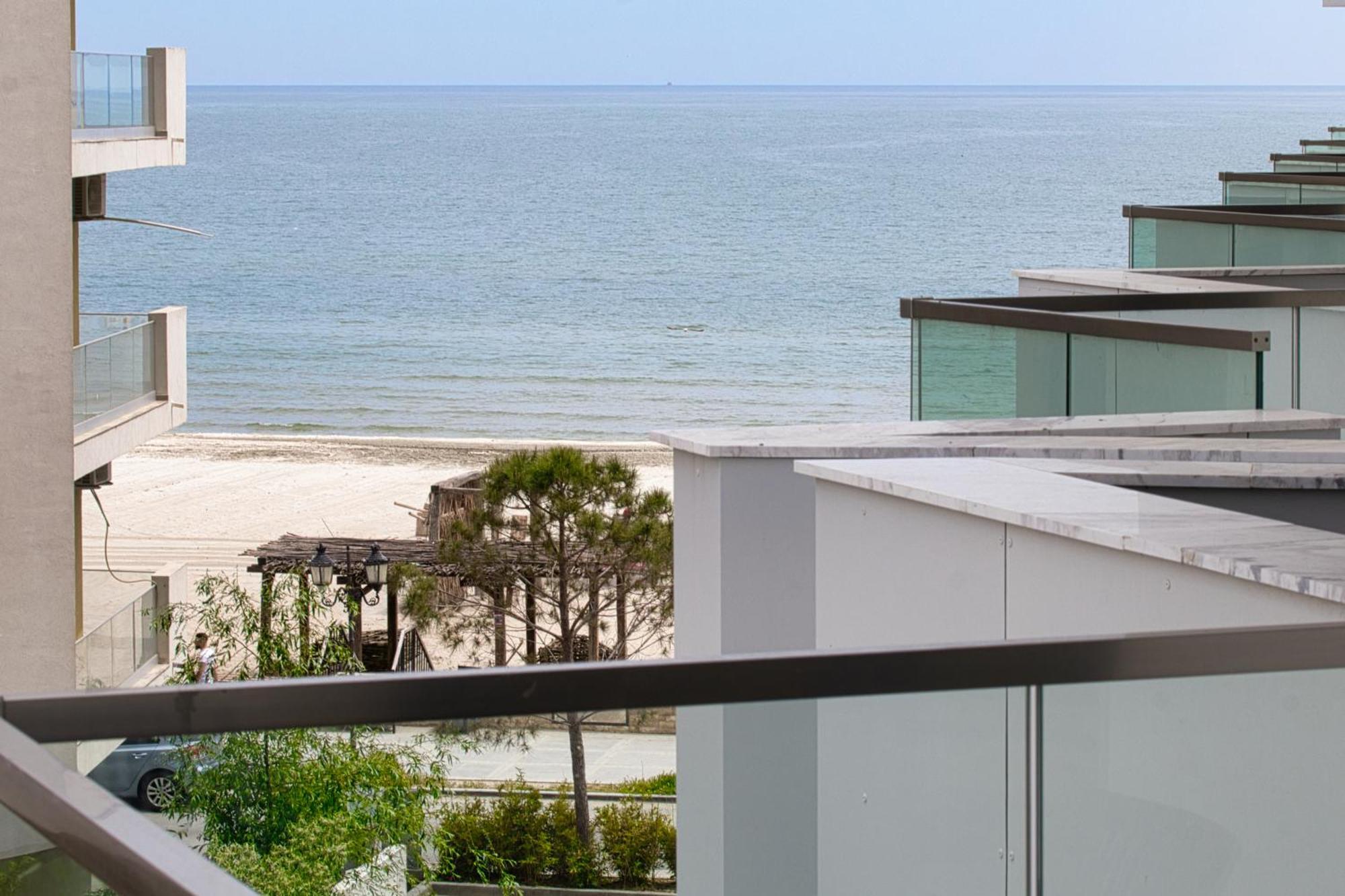 Crystal Beach - Infinity Pool & Spa Resort Năvodari 외부 사진