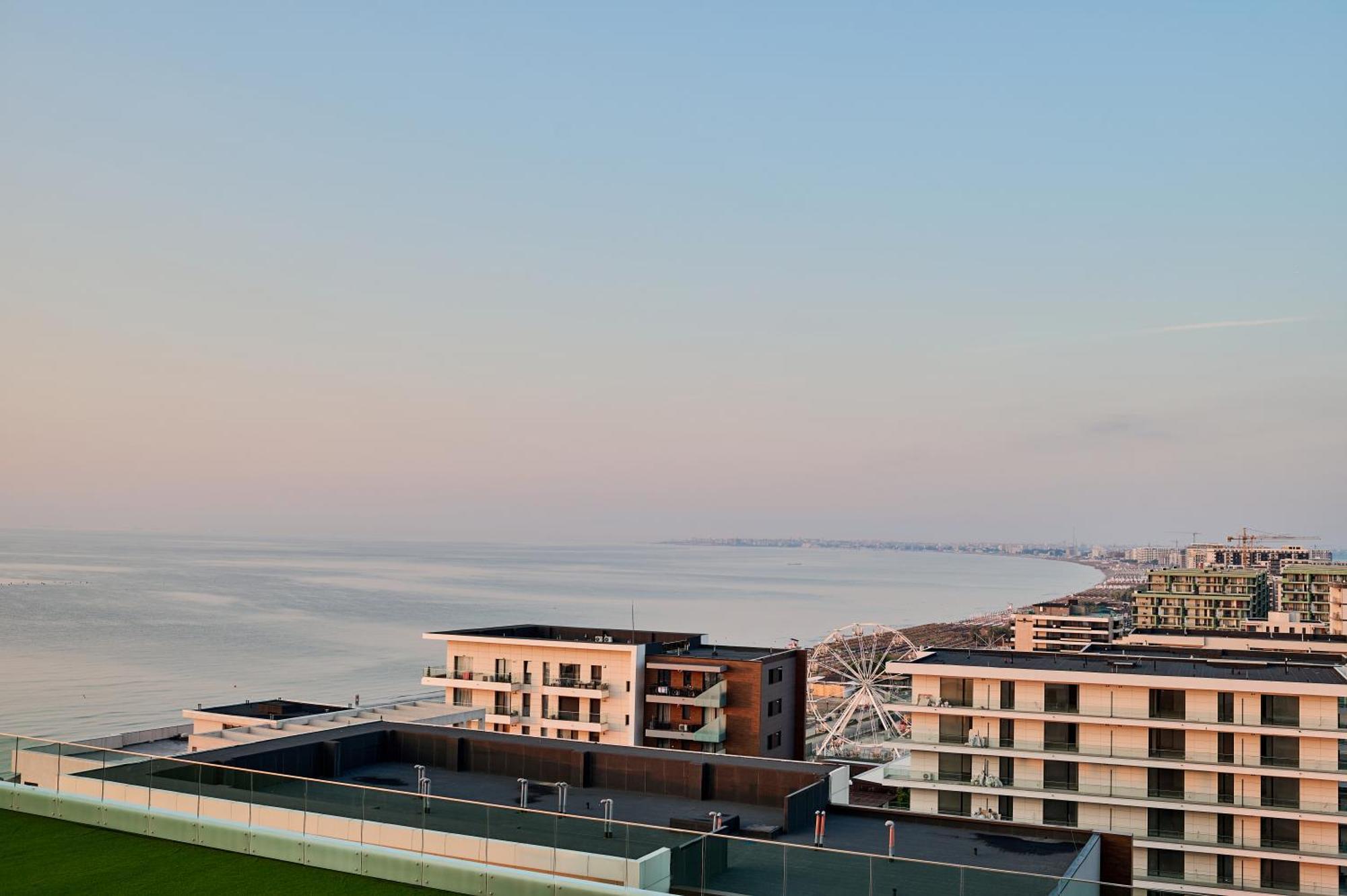 Crystal Beach - Infinity Pool & Spa Resort Năvodari 외부 사진